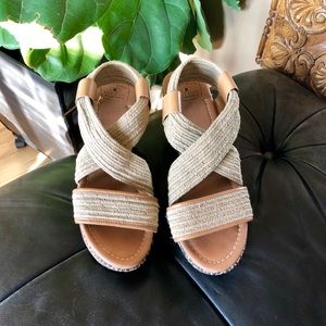 Lucky Brand tan wedges 8.5